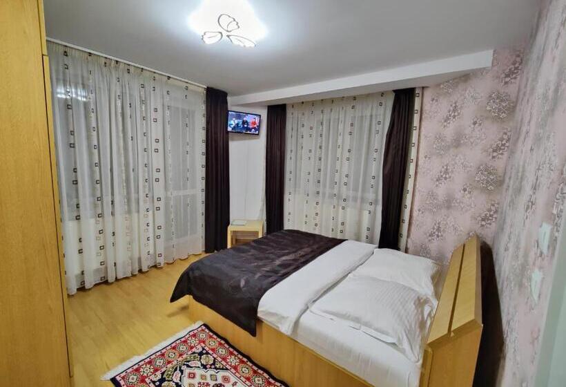 اتاق استاندارد با چشم‌انداز کوهستان, Casa Adina