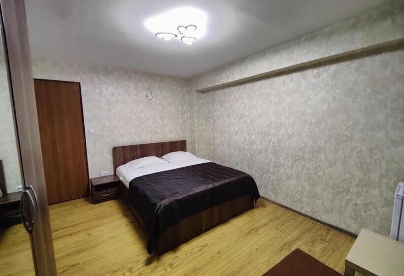 مجموعه ویستا شهر, Casa Adina