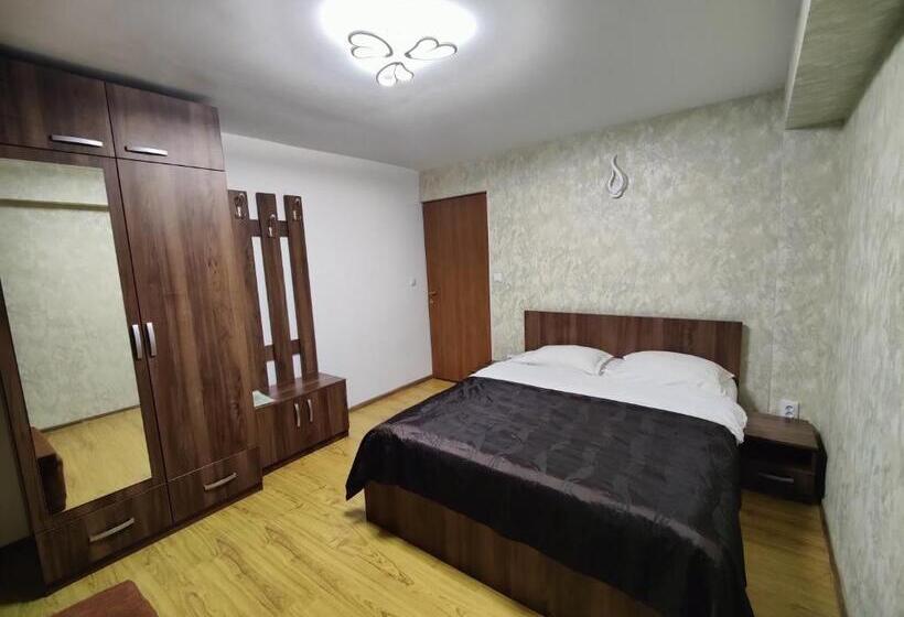 مجموعه ویستا شهر, Casa Adina