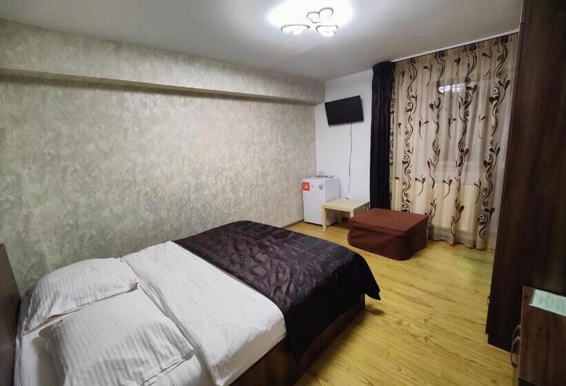 مجموعه ویستا شهر, Casa Adina
