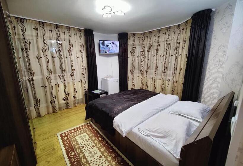 مجموعه ویستا شهر, Casa Adina