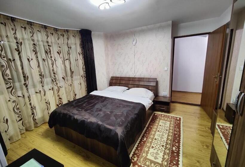 مجموعه ویستا شهر, Casa Adina