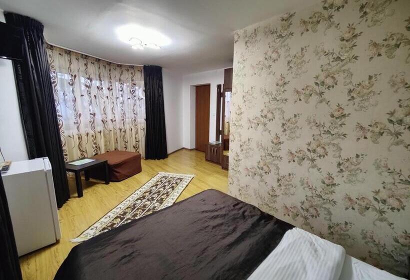 اتاق استاندارد با چشم‌انداز کوهستان, Casa Adina