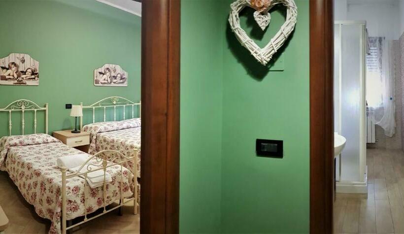 Номер Стандарт Трехместный, Glamour Bed & Breakfast