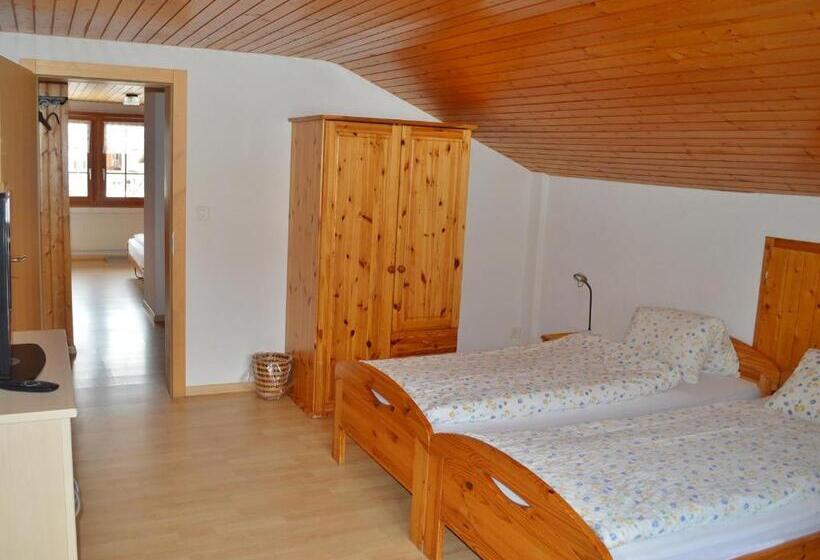 Трехместный Номер Стандарт с Балконом, Grimsel