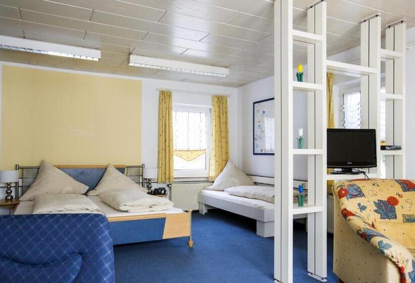 Четырехместный Номер Стандарт, Pension Waldblick Garni