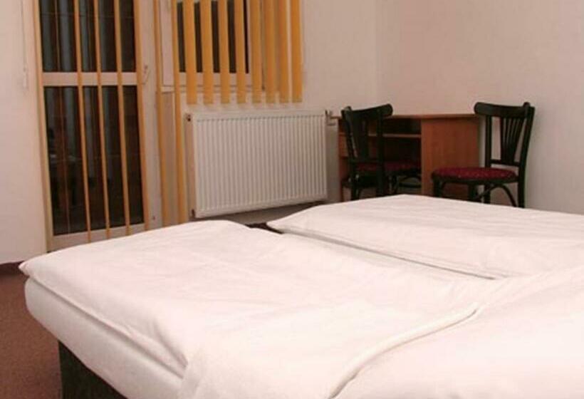 스탠다드 룸, Motel Pod Stromíšom