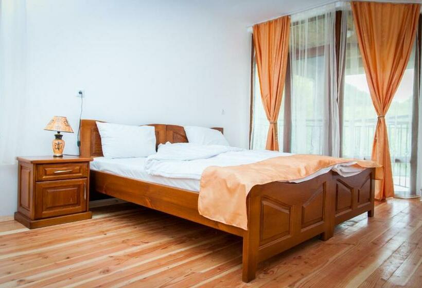스탠다드 발코니 룸, Guest House Lŭgŭt