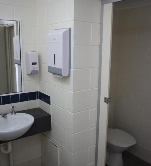 اتاق اکونومی با حمام مشترک, Cairns Queens Court