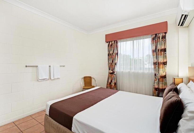اتاق اکونومی با حمام مشترک, Cairns Queens Court