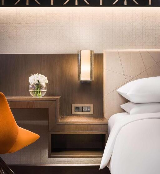 キングサイズベッドのスタンダードルーム, Hyatt Regency Sofia