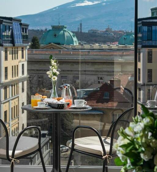 キングサイズベッドのスタンダードルーム, Hyatt Regency Sofia
