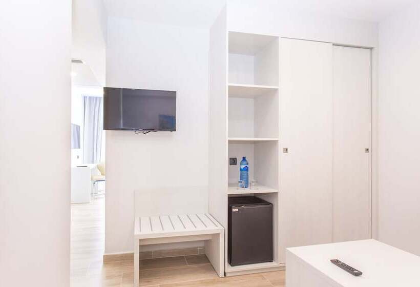 سوییت جونیور, Mar Hotels Alcanada