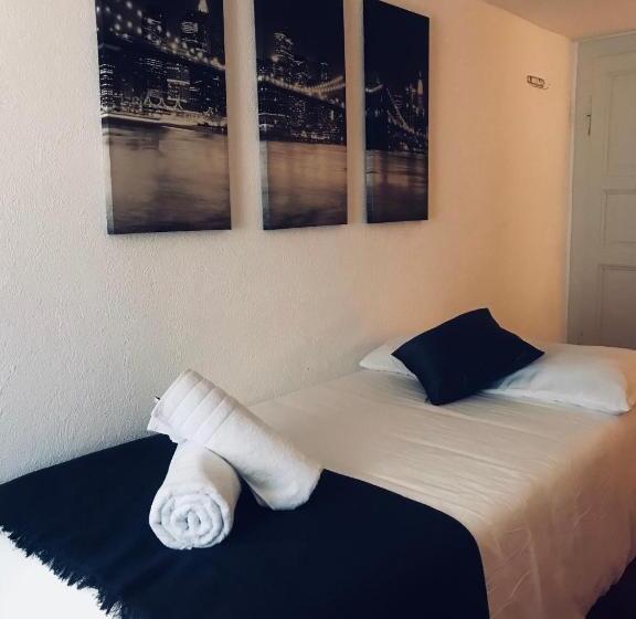 غرفة قياسية رباعية, Donjon B&b E Ristorante
