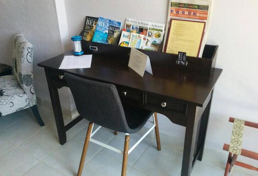 Студио Стандарт Вид на Бассейн, Bayshore Bijou Suites