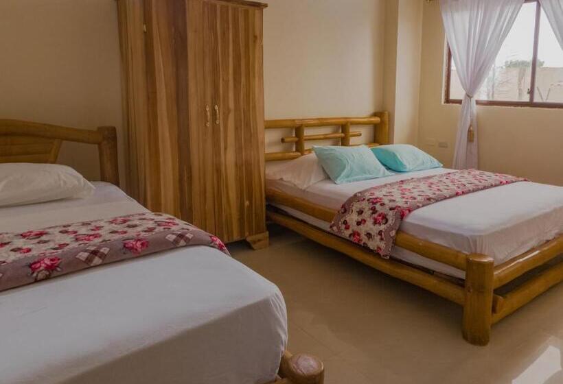 スタンダードトリプルルーム, Hostal Poseidon
