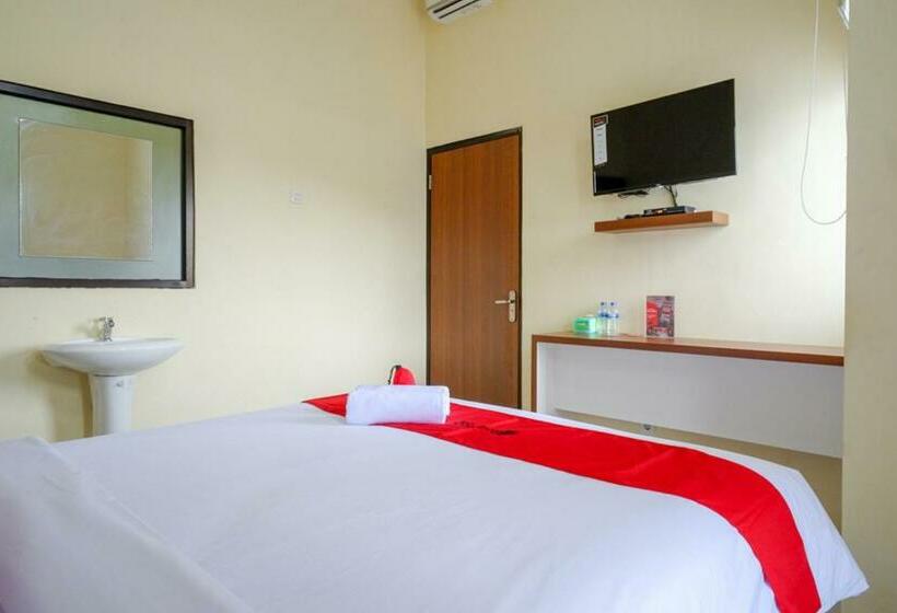 Номер Стандарт, Reddoorz Near Graha Saba Buana Solo