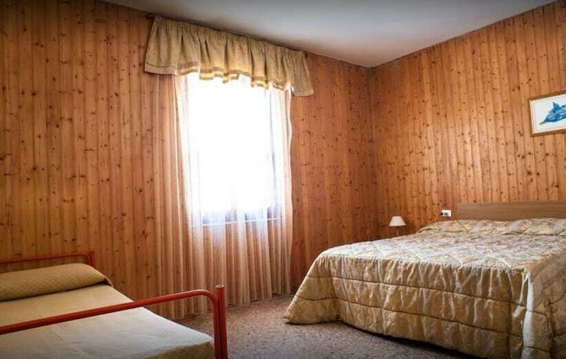 Четырехместный Номер Стандарт, Albergo Ristorante La Villa