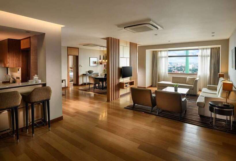 سوییت سوپریور, Hilton Colombo Residence