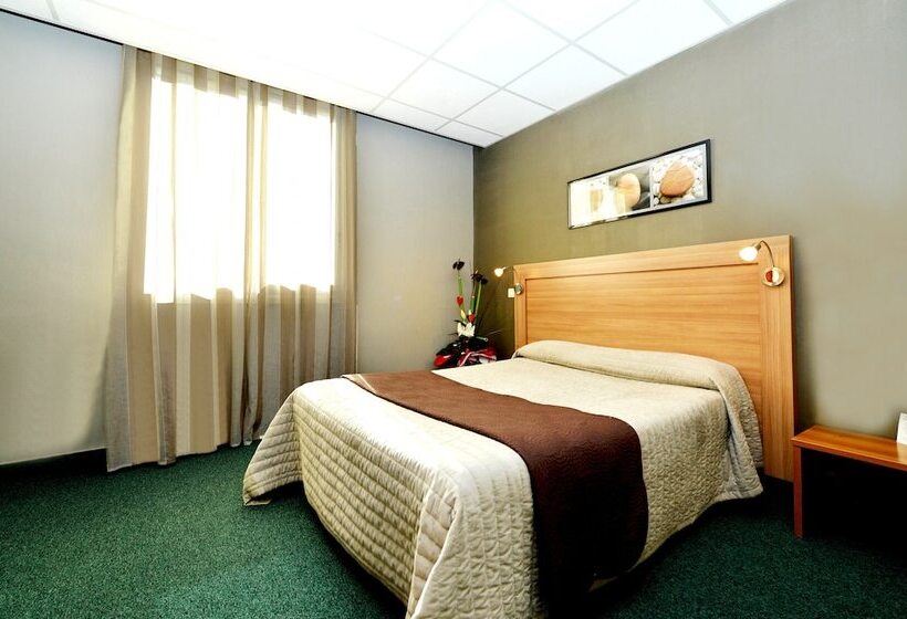 스탠다드 룸, Logis Hôtel Du Midi   Rodez Centre Ville