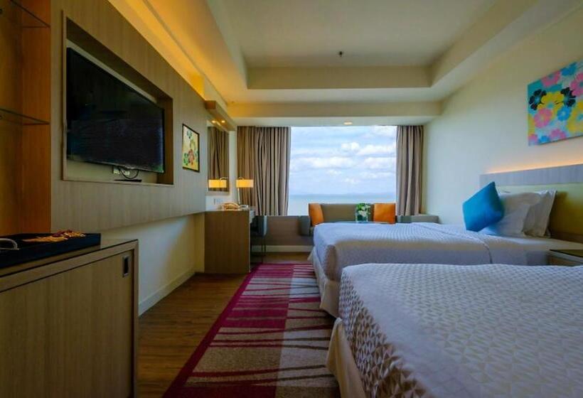 اتاق سوپریور با چشم‌انداز دریا, Mercure Penang Beach