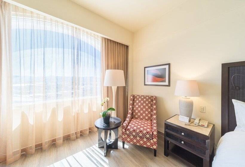 سوییت جونیور, Real Intercontinental San Salvador, An Ihg