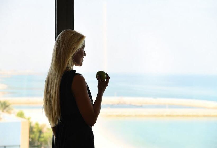 سوئیت با چشم‌انداز, The Palms Beach Hotel And Spa