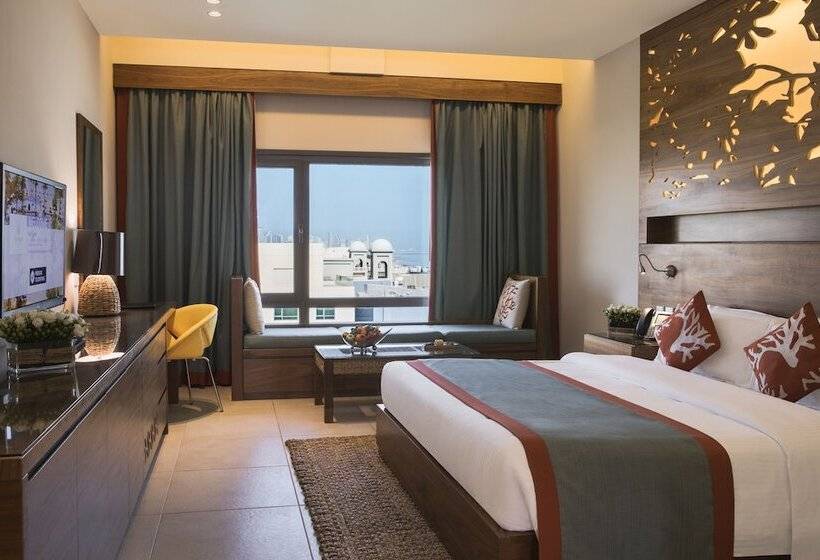 اتاق سوپریور با چشم‌انداز استخر, The Palms Beach Hotel And Spa