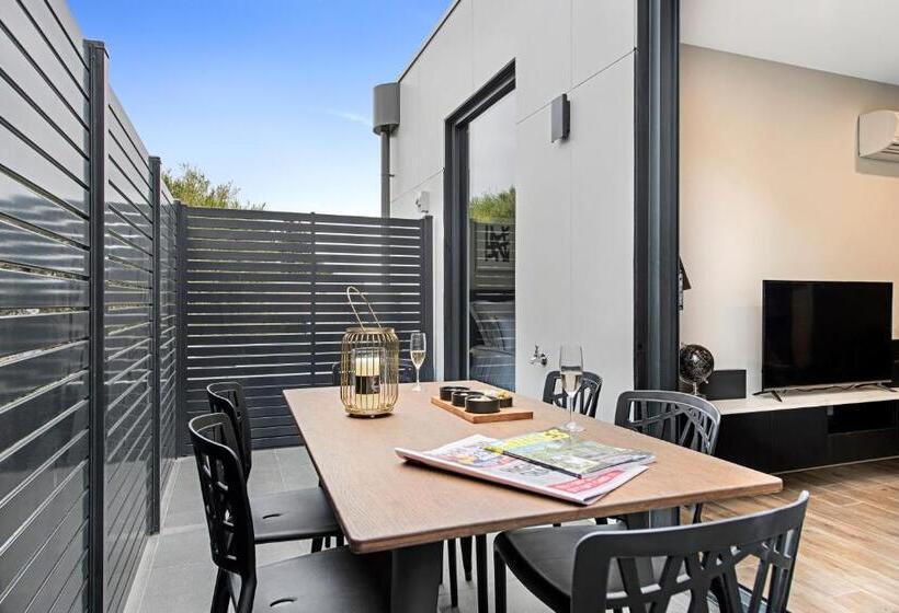 آپارتمان سوپریور 1 خوابه, Manhattan Apartments   Caulfield North