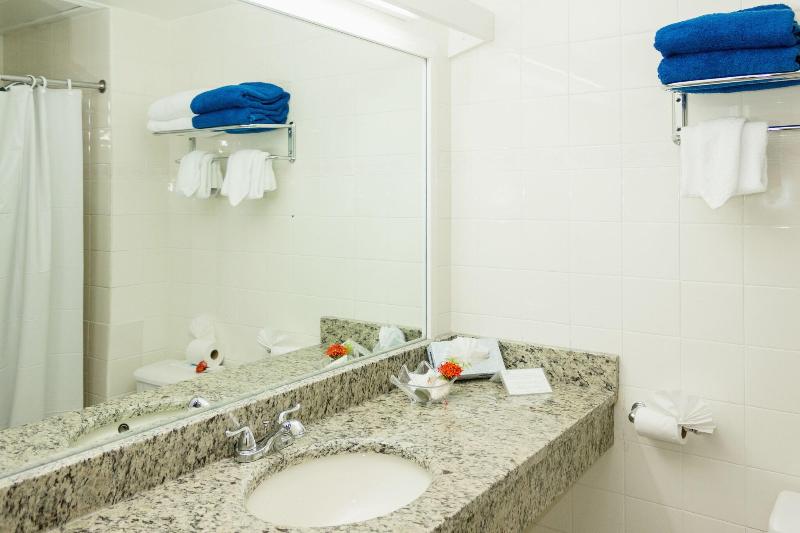 اتاق سوپریور با تخت بزرگ, Bay Gardens