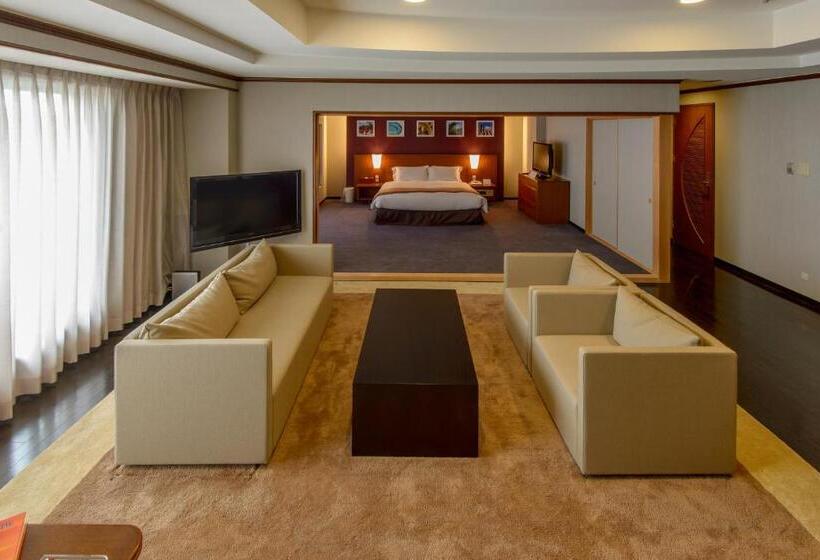 Люкс, Okinawa Grand Mer Resort