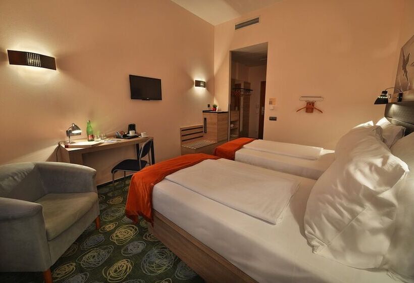 اتاق کلاس بیزنس, Ramada Airport Hotel Prague