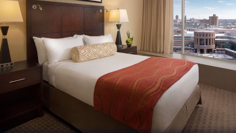 Апартаменты 2 Спальни, Mövenpick Hotel & Apartments Bur Dubai