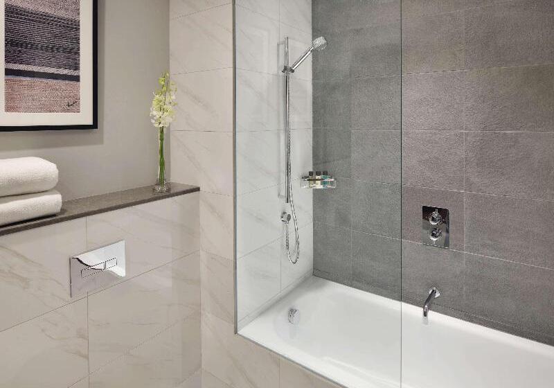 Номер Executive Кровать Кинг, Mövenpick Hotel & Apartments Bur Dubai