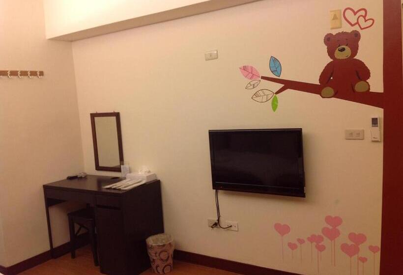 اتاق خانوادگی, Love Feng Jia Apartment