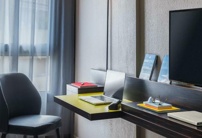 스탠다드 룸 더블 침대, Ibis Styles Nice Centre Port