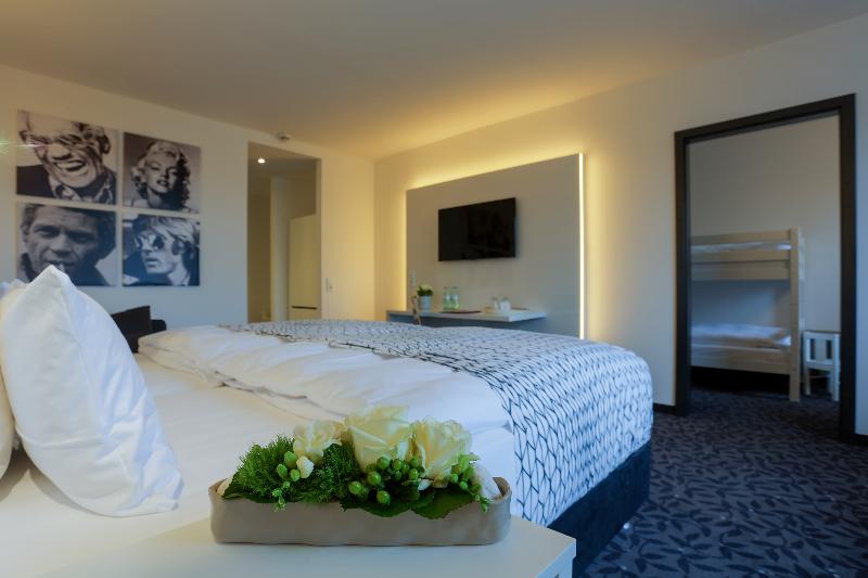اتاق استاندارد یک نفره, Thermal Hotels & Walliser Alpentherme Leukerbad