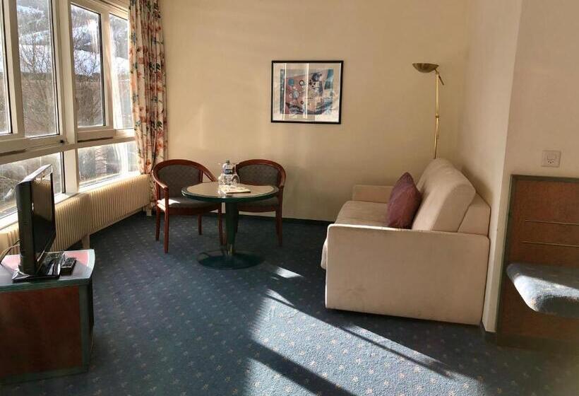 چشم‌اندازهای پهناور سوئیت جونیور, Thermal Hotels & Walliser Alpentherme Leukerbad