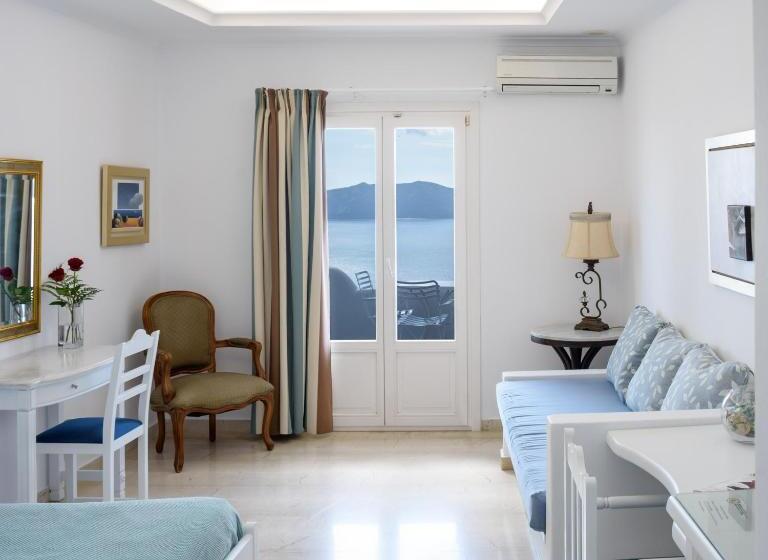 اتاق استاندارد سه تخته با چشم‌انداز, Villa Renos