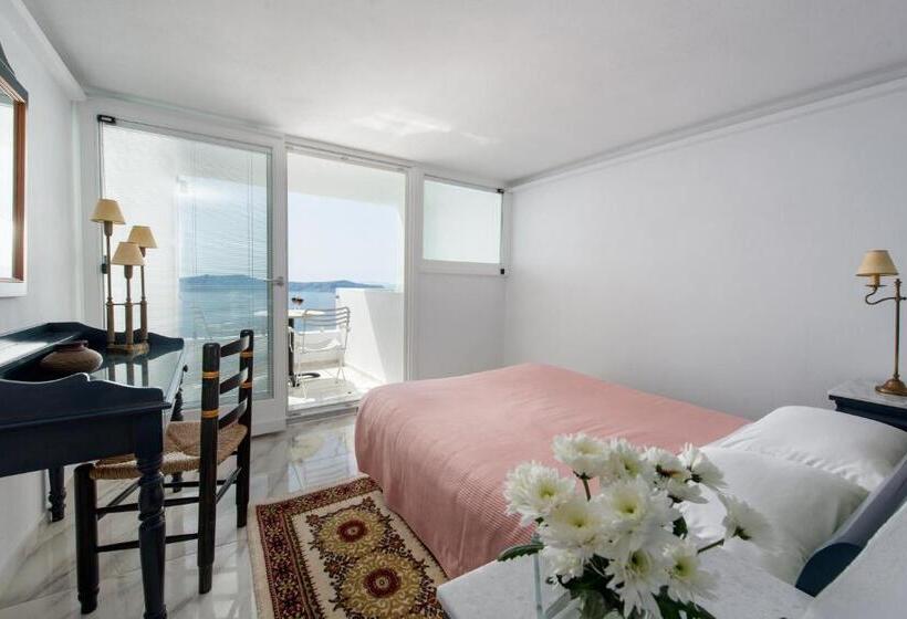 سوئیت جونیور با چشم‌انداز, Villa Renos