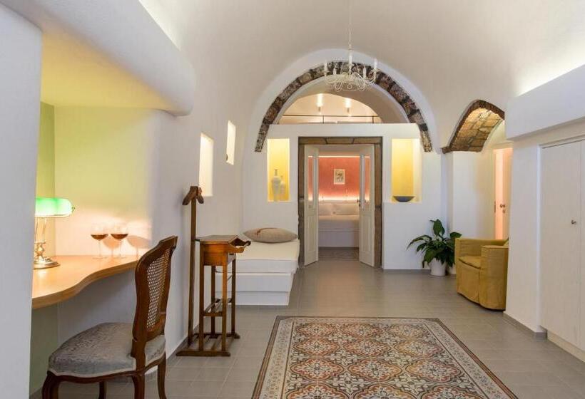 سوئیت با چشم‌انداز, Villa Renos
