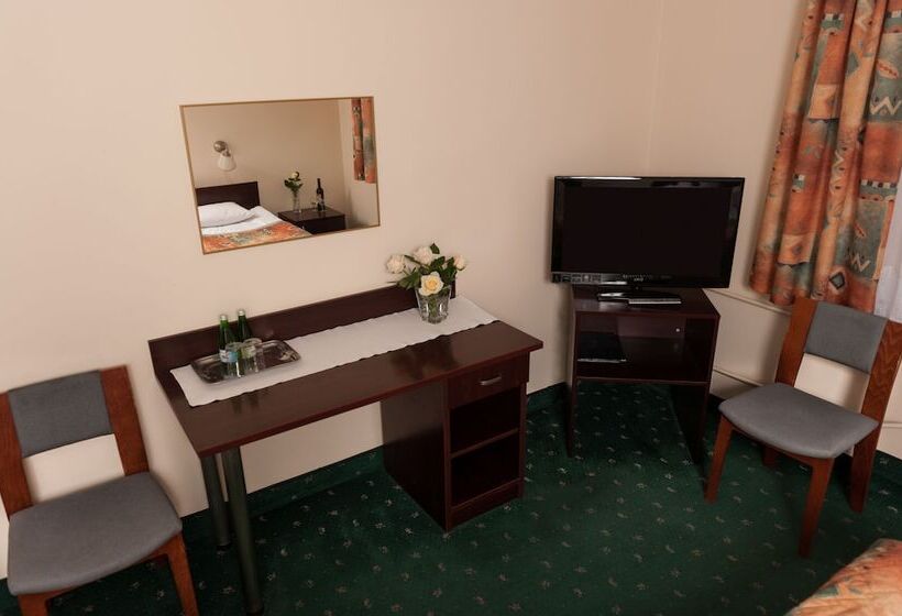 اتاق استاندارد یک نفره, Parkhotel Economic