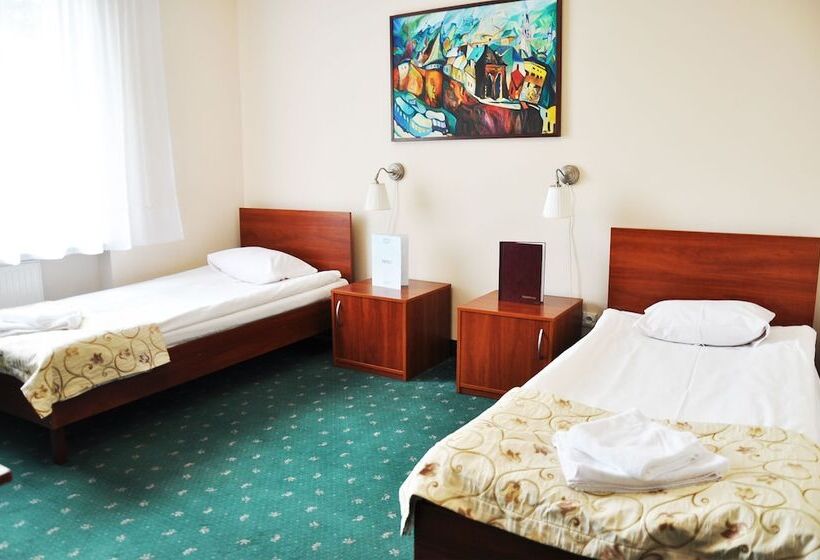 اتاق استاندارد سه نفره, Parkhotel Economic