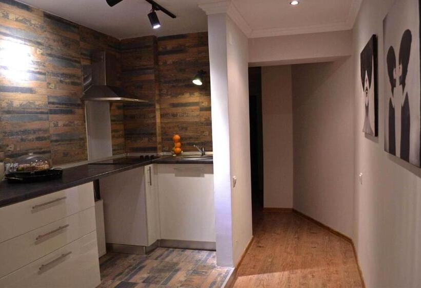 استودیوی استاندارد, Jn Boutique Apartments