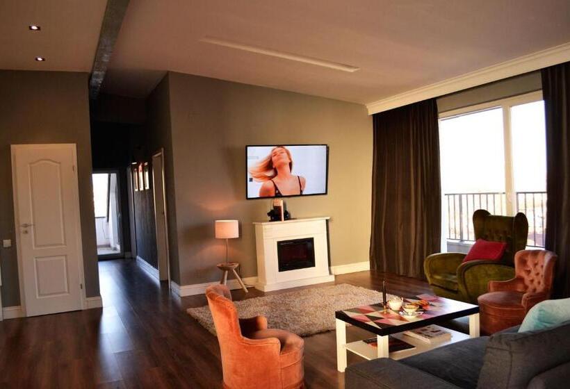 1 Bedroom Penthouse Apartment, Jn Boutique Apartments