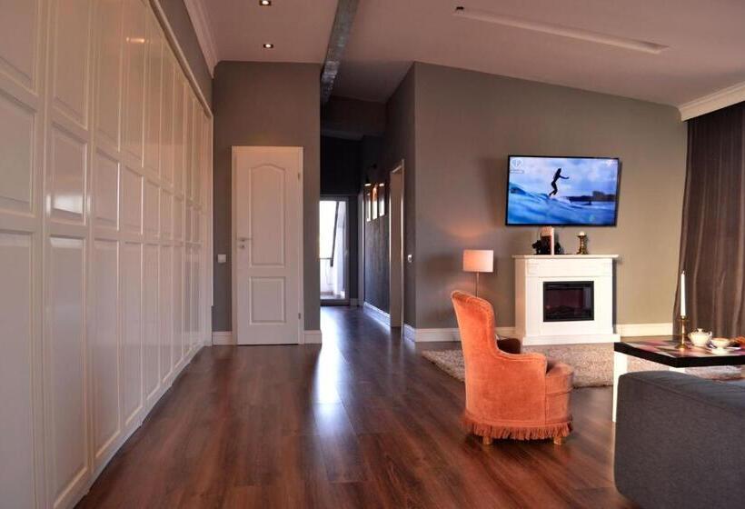 1 Bedroom Penthouse Apartment, Jn Boutique Apartments