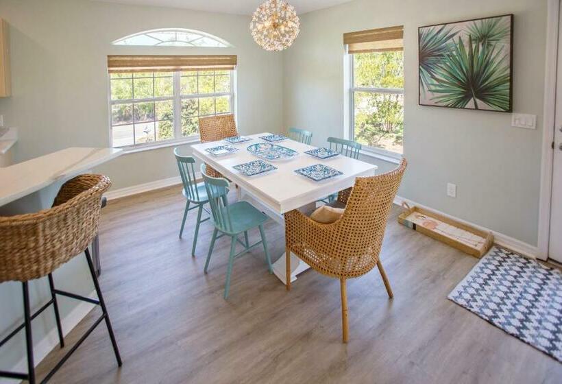 בית, חדר שינה 1, Stunning Newly Designed And Renovated Home Seconds To The Gulf Of Mexico