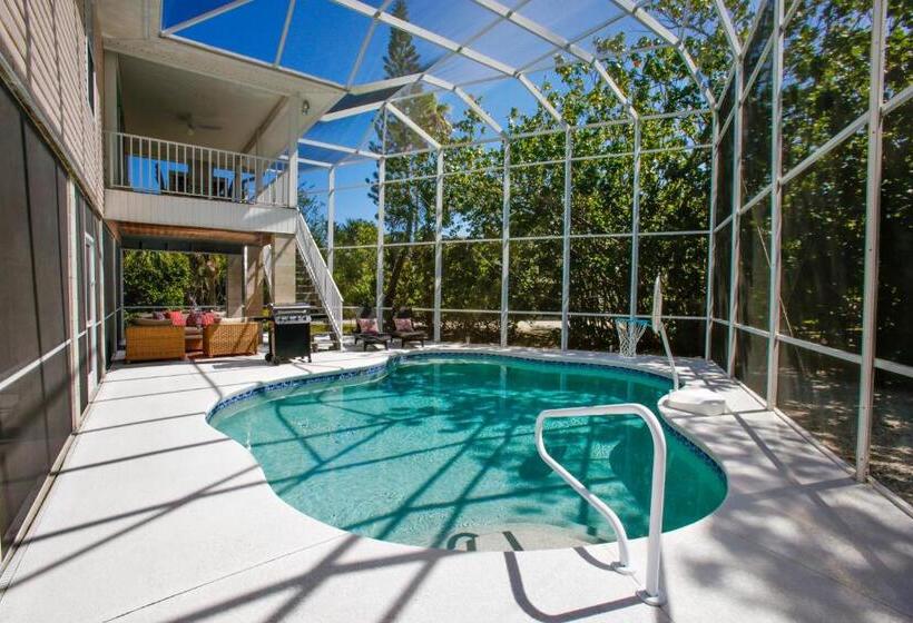 בית, חדר שינה 1, Stunning Newly Designed And Renovated Home Seconds To The Gulf Of Mexico