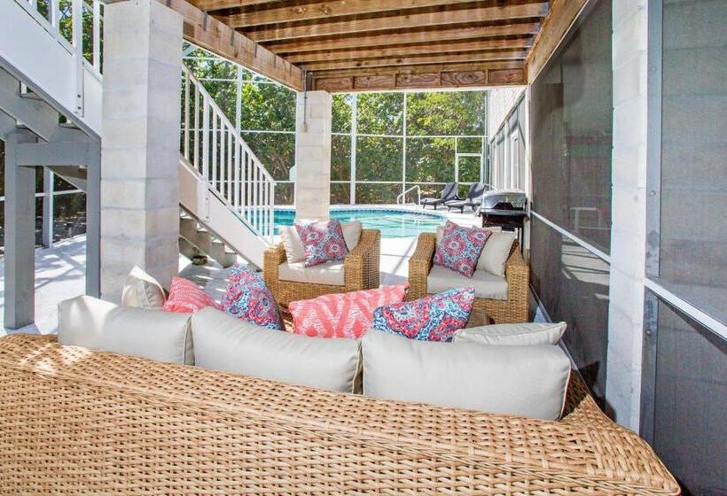 בית, חדר שינה 1, Stunning Newly Designed And Renovated Home Seconds To The Gulf Of Mexico
