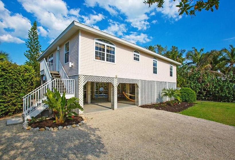 בית, חדר שינה 1, Stunning Newly Designed And Renovated Home Seconds To The Gulf Of Mexico